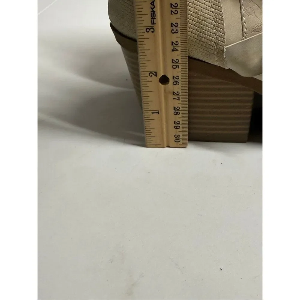 Maurices Elsa Belted Ankle Boot Size 11 Light Cream Beige